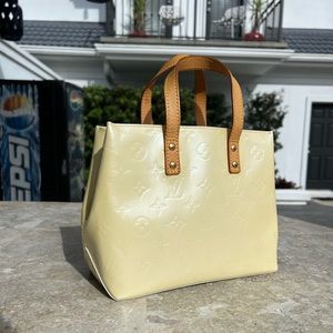 LOUIS VUITTON Vernis Monogram Reade PM